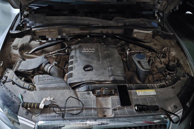 Used Audi Q5 2012 2.0TFSI Comfort Version Engine Bay