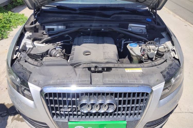 Used Audi Q5 2012 2.0TFSI Technology Model Engine Bay