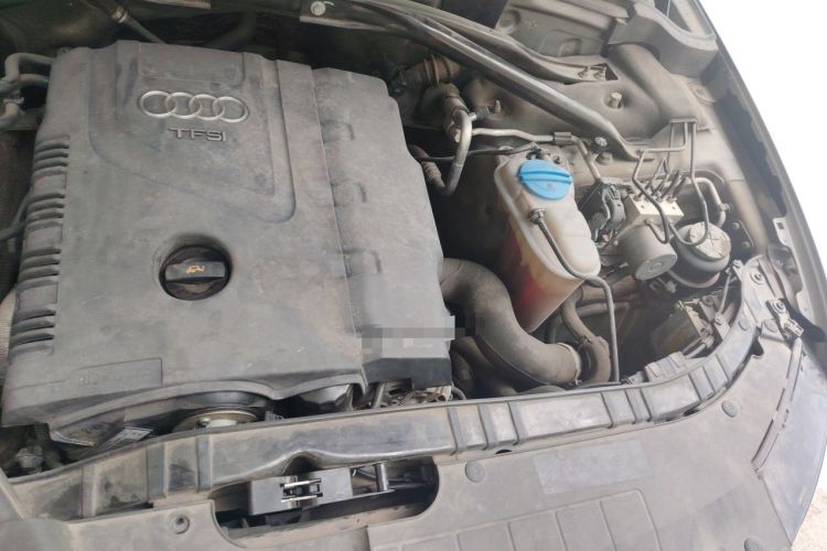 Used Audi Q5 2012 2.0TFSI Trendy Edition Engine Bay Left