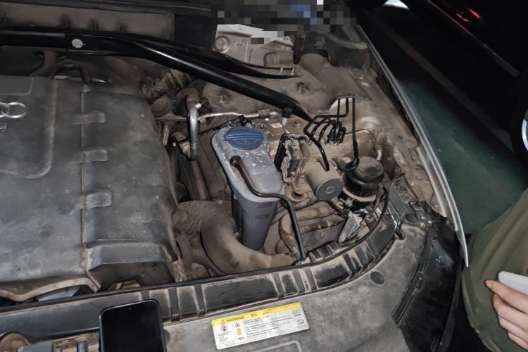Used Audi Q5 2012 2.0TFSI Comfort Version Engine Bay Left