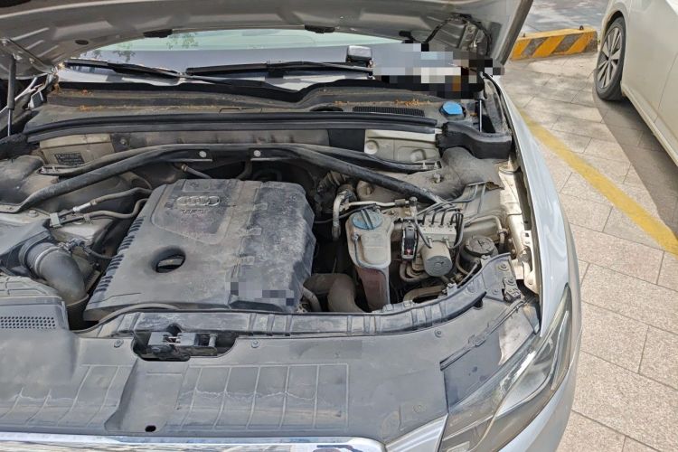 Used Audi Q5 2012 2.0TFSI Comfort Version Engine Bay Left