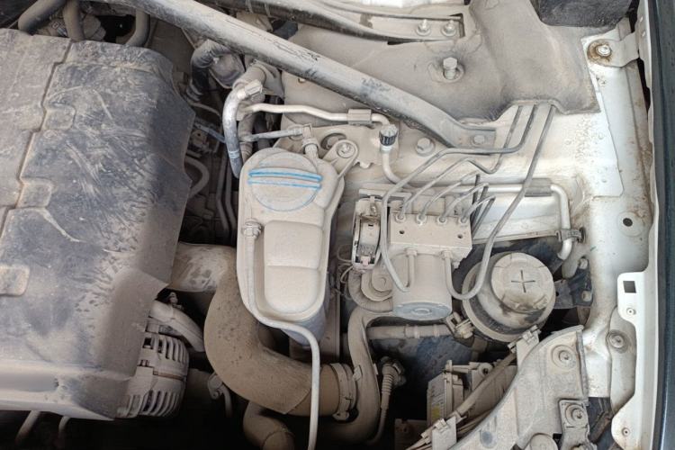 Used Audi Q5 2012 2.0TFSI Technology Model Engine Bay Left