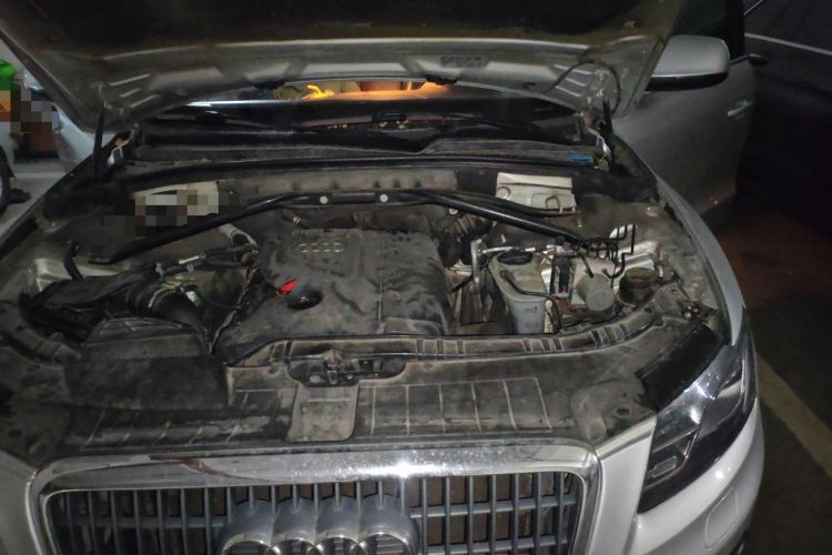Used Audi Q5 2012 2.0TFSI Comfort Version Engine Bay Left
