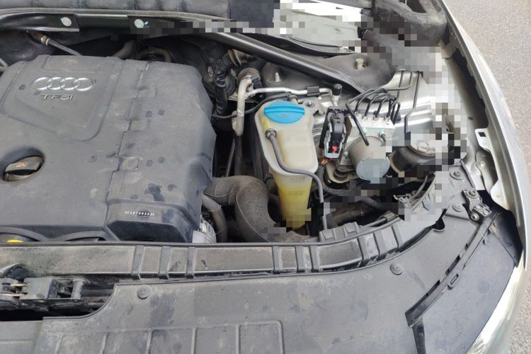 Used Audi Q5 2012 2.0TFSI Trendy Edition Engine Bay Left