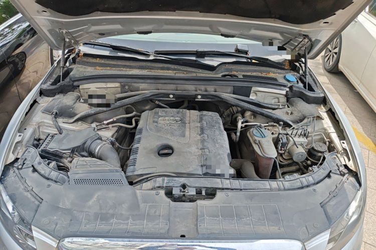 Used Audi Q5 2012 2.0TFSI Comfort Version Engine Bay