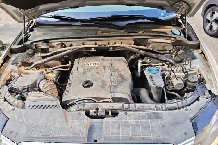 Used Audi Q5 2012 2.0TFSI Technology Model Engine Bay
