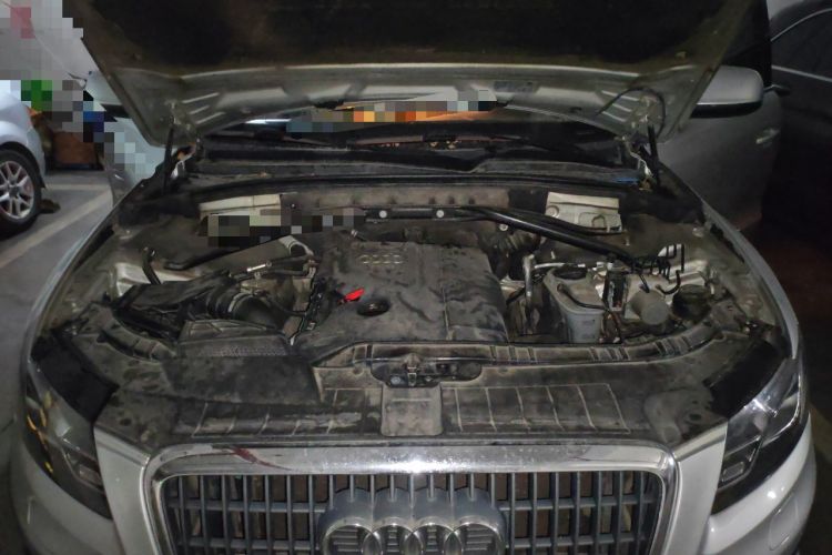 Used Audi Q5 2012 2.0TFSI Comfort Version Engine Bay