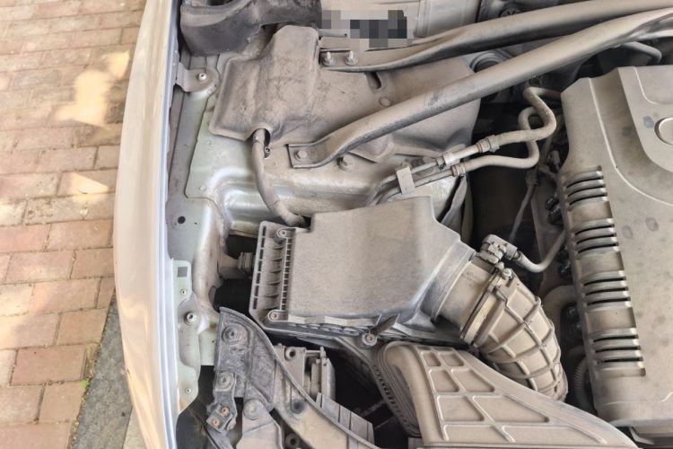 Used Audi Q5 2012 2.0TFSI Technology Model Engine Bay Right