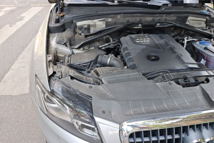 Used Audi Q5 2012 2.0TFSI Technology Model Engine Bay Right