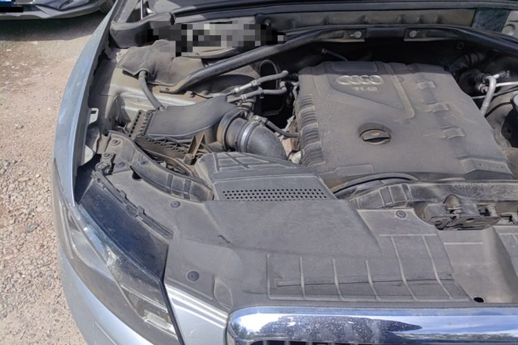 Used Audi Q5 2012 2.0TFSI Technology Model Engine Bay Right