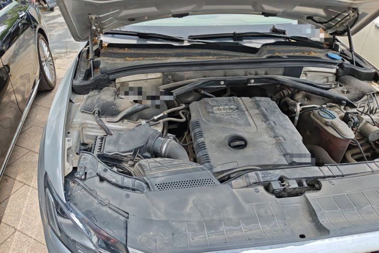 Used Audi Q5 2012 2.0TFSI Comfort Version Engine Bay Right