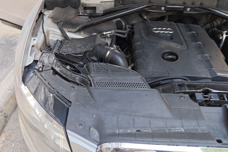 Used Audi Q5 2012 2.0TFSI Technology Model Engine Bay Right