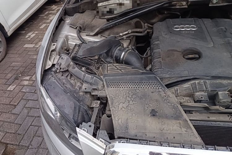 Used Audi Q5 2012 2.0TFSI Technology Model Engine Bay Right