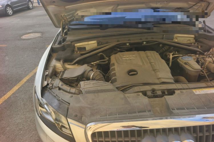 Used Audi Q5 2012 2.0TFSI Technology Model Engine Bay Right
