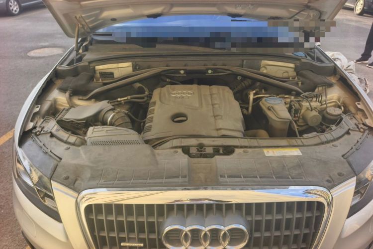 Used Audi Q5 2012 2.0TFSI Technology Model Engine Bay