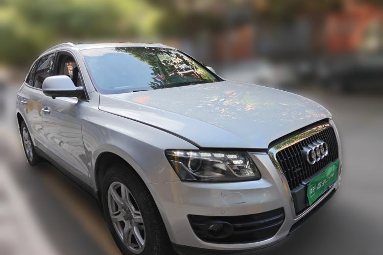 Used Audi Q5 2012 2.0TFSI Technology Model Front Right 45 Deg