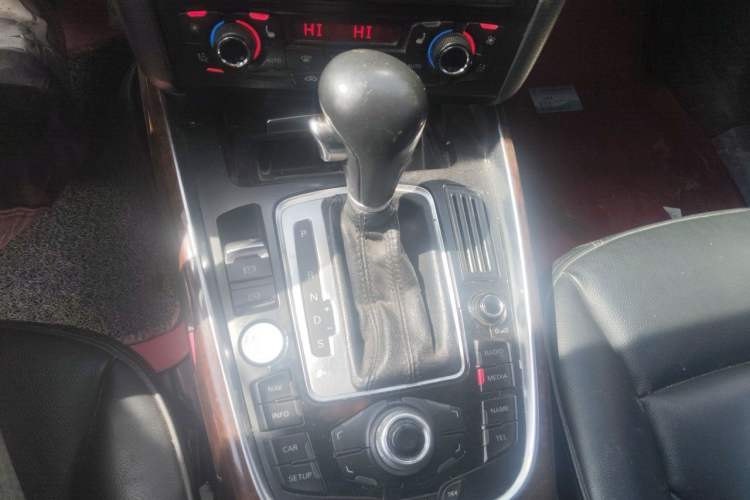 Used Audi Q5 2012 2.0TFSI Comfort Version Gear Lever