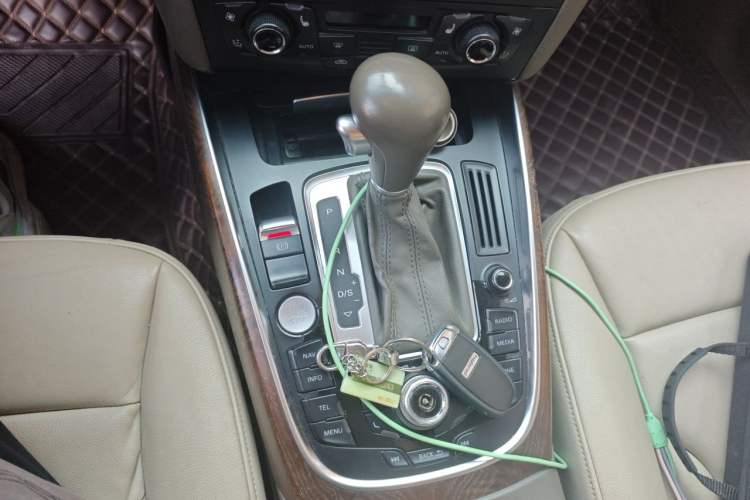 Used Audi Q5 2012 2.0TFSI hybrid Gear Lever