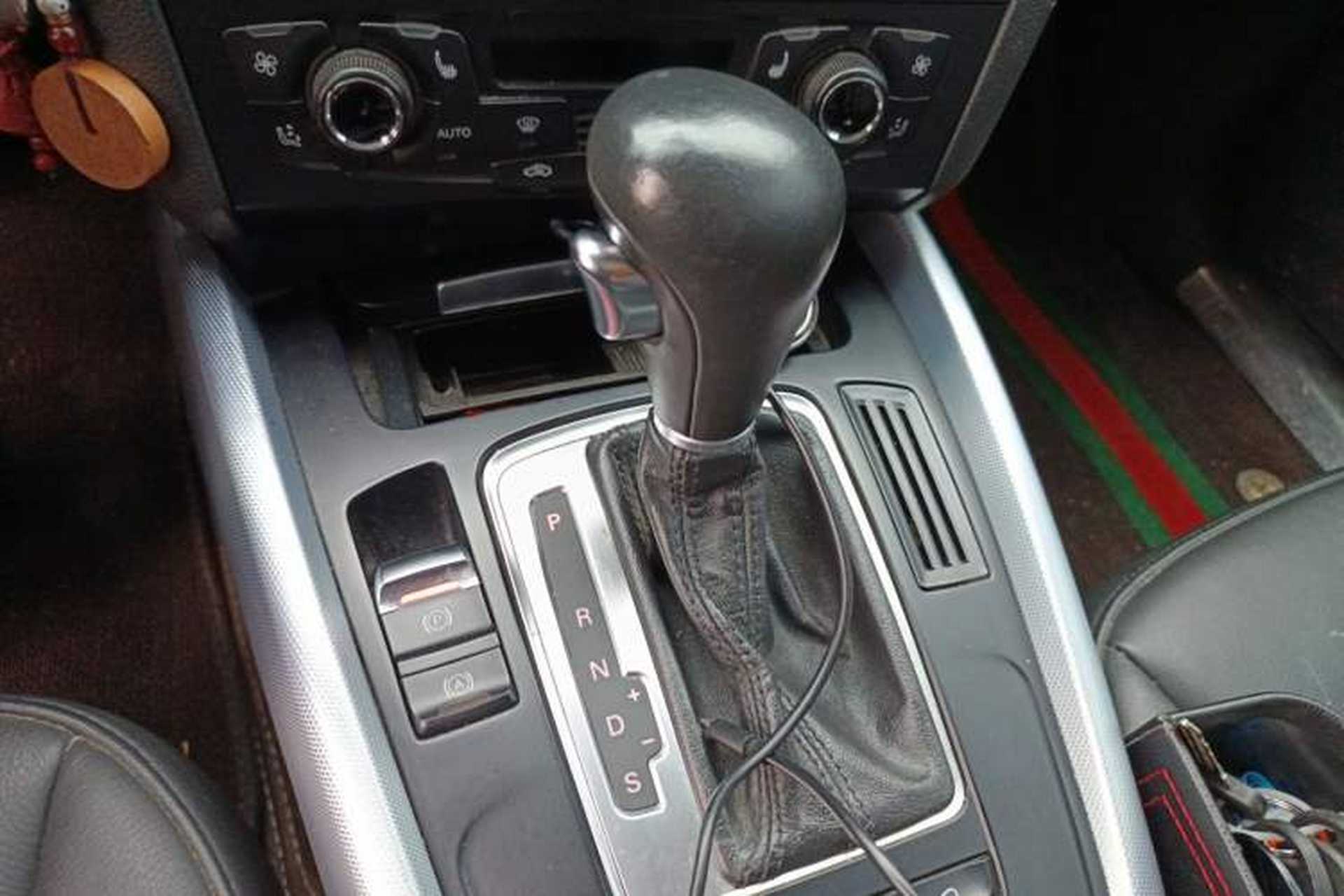Used Audi Q5 2012 2.0TFSI Technology Model Gear Lever