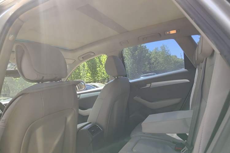 Used Audi Q5 2012 2.0TFSI Technology Model Headliner