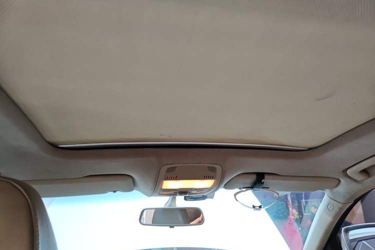 Used Audi Q5 2012 2.0TFSI Technology Model Headliner