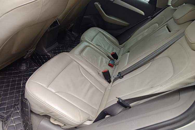 Used Audi Q5 2012 2.0TFSI Technology Model Left Rear Seat