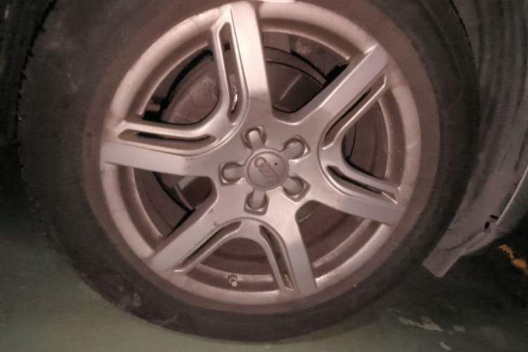 Used Audi Q5 2012 2.0TFSI Technology Model Right Front Wheel Hub