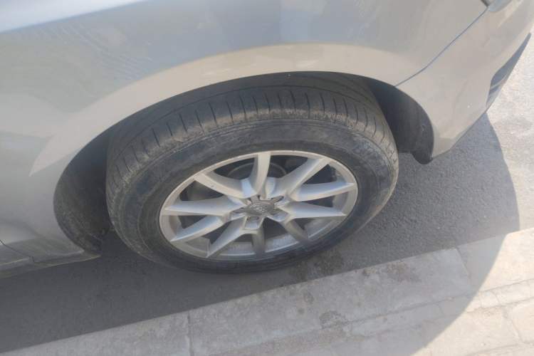 Used Audi Q5 2012 2.0TFSI Comfort Version Right Front Wheel Hub