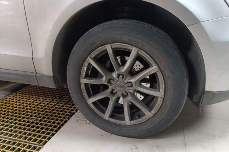 Used Audi Q5 2012 2.0TFSI Comfort Version Right Front Wheel Hub