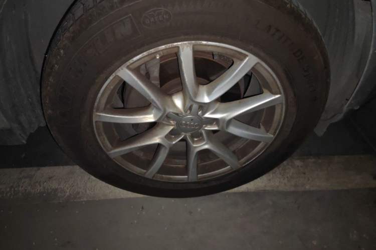 Used Audi Q5 2012 2.0TFSI Comfort Version Right Front Wheel Hub
