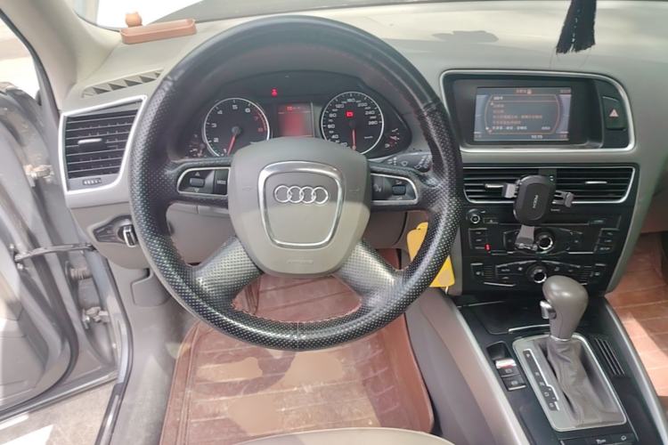 Used Audi Q5 2012 2.0TFSI Trendy Edition Steering Wheel