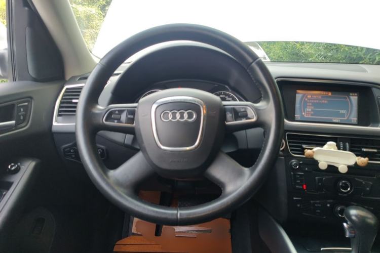 Used Audi Q5 2012 2.0TFSI Trendy Edition Steering Wheel