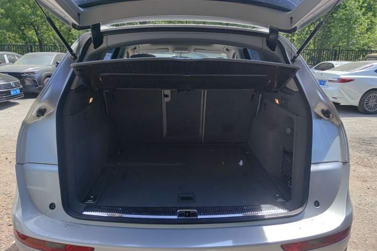 Used Audi Q5 2012 2.0TFSI Technology Model Trunk