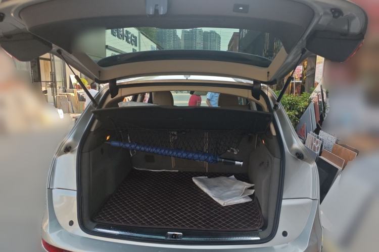 Used Audi Q5 2012 2.0TFSI hybrid Trunk