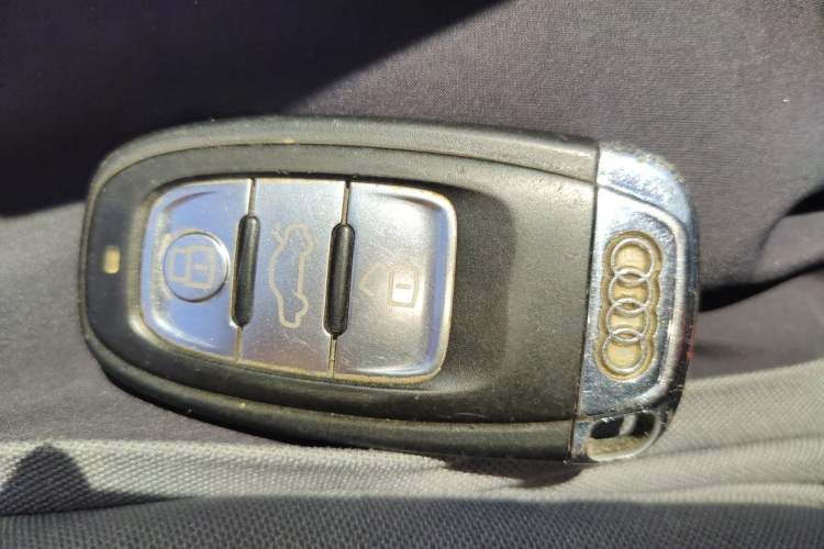 Used Audi Q5 2012 2.0TFSI Technology Model Vehicle Key