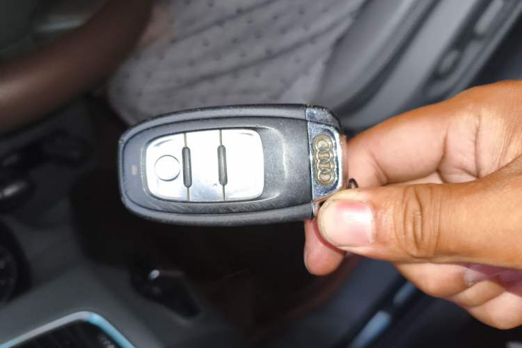 Used Audi Q5 2012 2.0TFSI Technology Model Vehicle Key