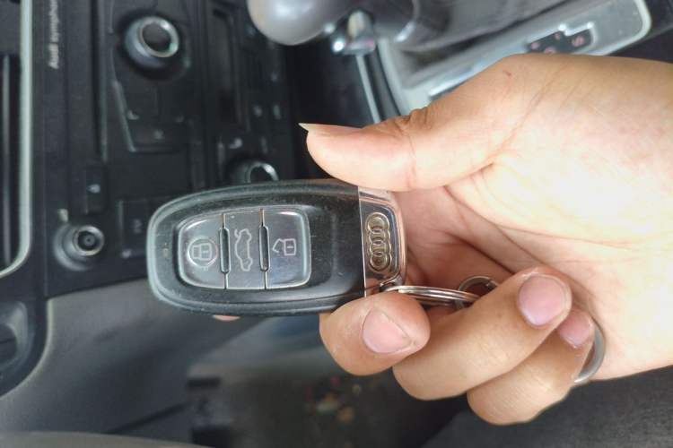 Used Audi Q5 2012 2.0TFSI Technology Model Vehicle Key
