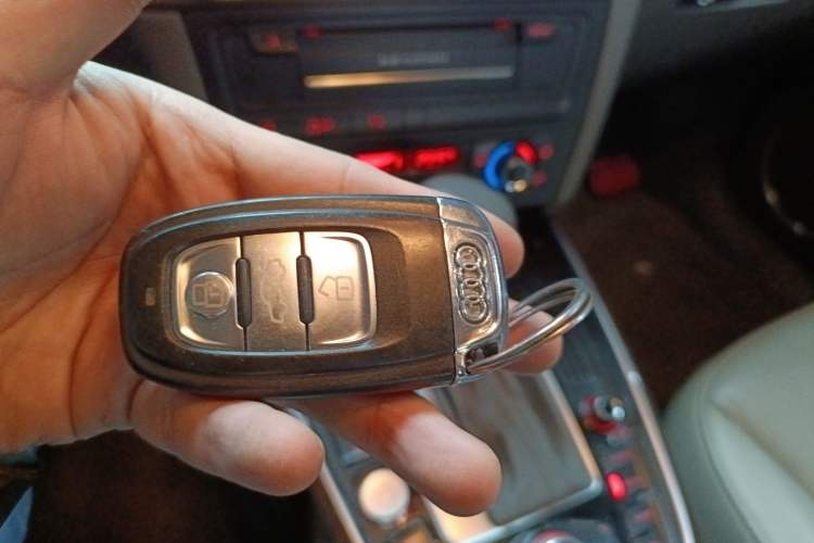 Used Audi Q5 2012 2.0TFSI Comfort Version Vehicle Key