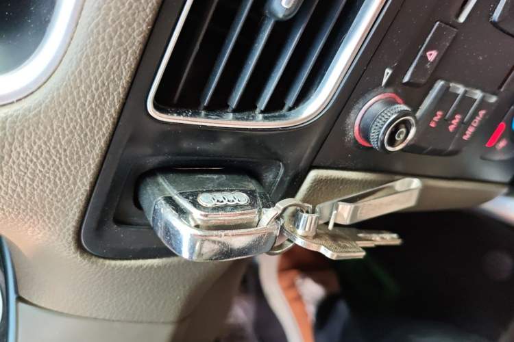 Used Audi Q5 2012 2.0TFSI Technology Model Vehicle Key