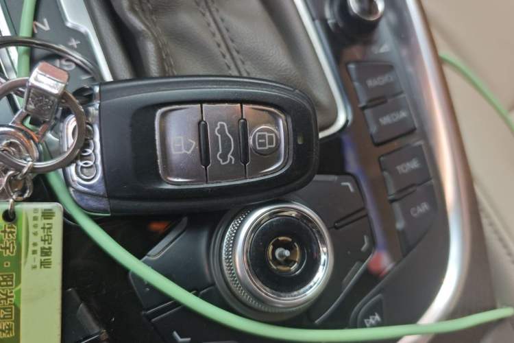 Used Audi Q5 2012 2.0TFSI hybrid Vehicle Key