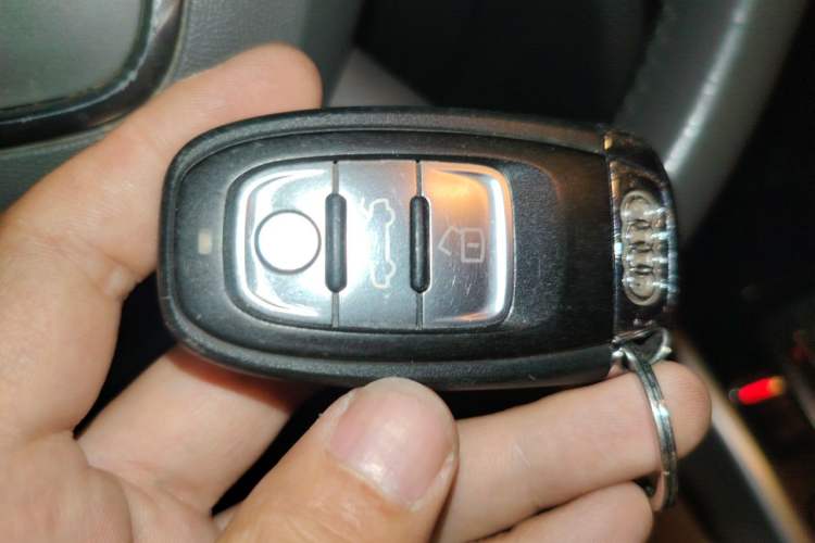Used Audi Q5 2012 2.0TFSI Technology Model Vehicle Key