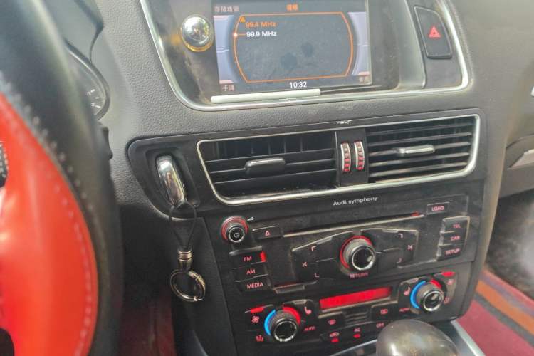 Used Audi Q5 2012 2.0TFSI Technology Model Audio And AC Panel
