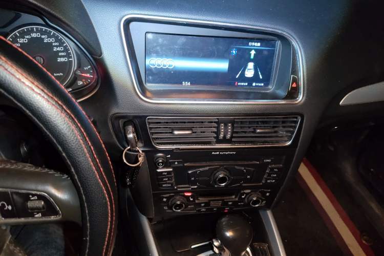 Used Audi Q5 2012 2.0TFSI Technology Model Audio And AC Panel