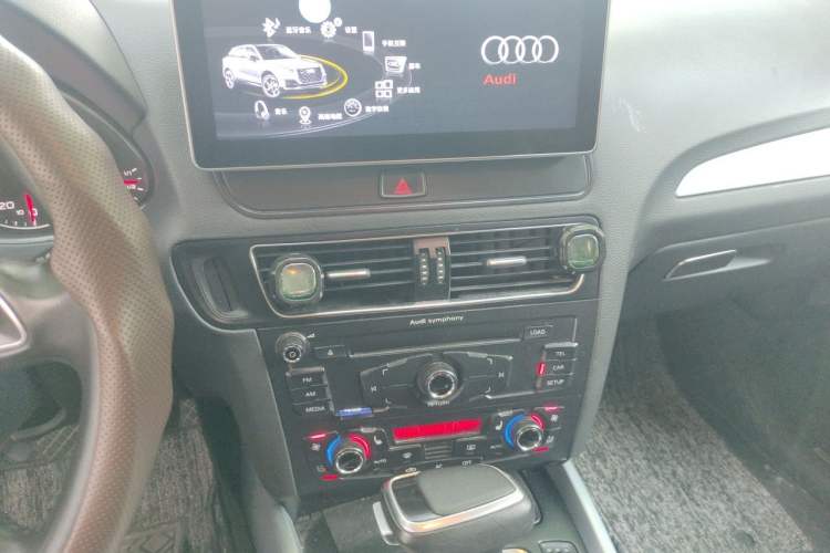 Used Audi Q5 2012 2.0TFSI Technology Model Audio And AC Panel