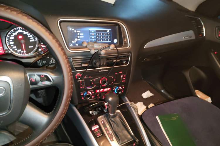 Used Audi Q5 2012 2.0TFSI Trendy Edition Audio And AC Panel
