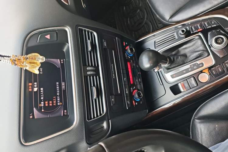 Used Audi Q5 2012 2.0TFSI Comfort Version Audio And AC Panel