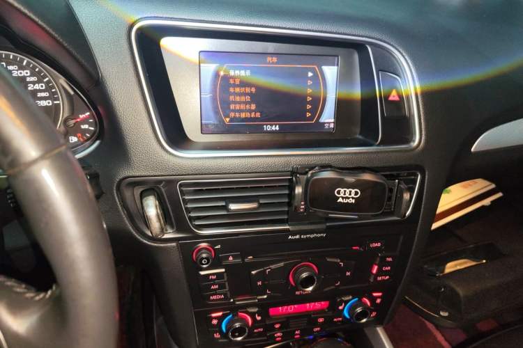 Used Audi Q5 2012 2.0TFSI Technology Model Audio And AC Panel