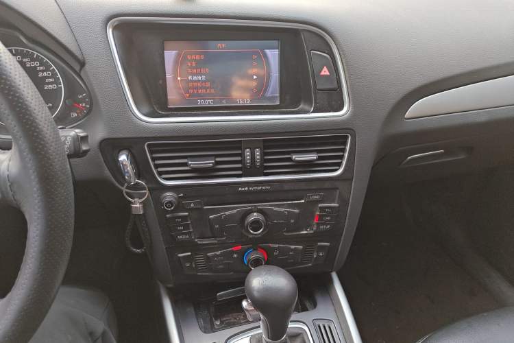 Used Audi Q5 2012 2.0TFSI Trendy Edition Audio And AC Panel
