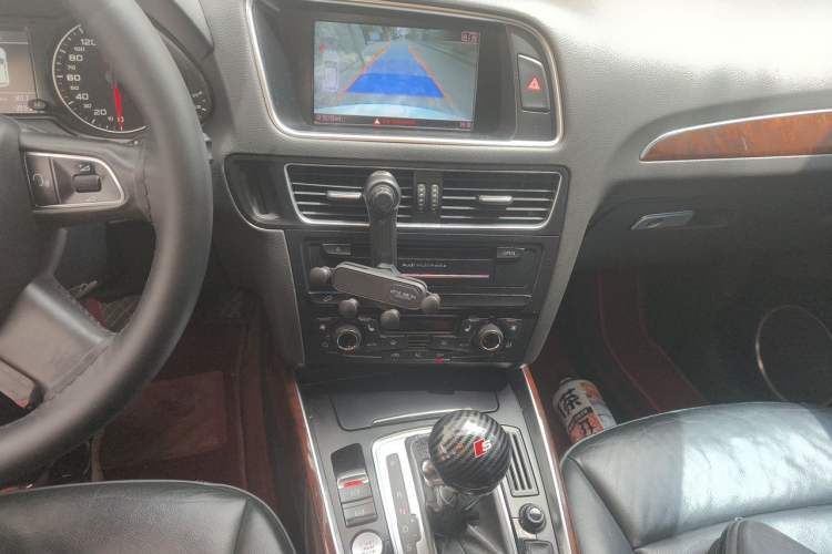 Used Audi Q5 2012 2.0TFSI Comfort Version Audio And AC Panel