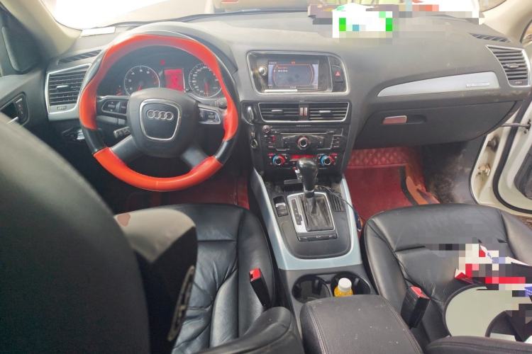 Used Audi Q5 2012 2.0TFSI Technology Model Center Console